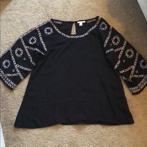 Blouse with pink and silver detail!